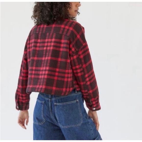 Urban Outfitters BDG Cropped Plaid Shacket Black Red Flannel Boxy Jacket Small - Picture 12 of 15